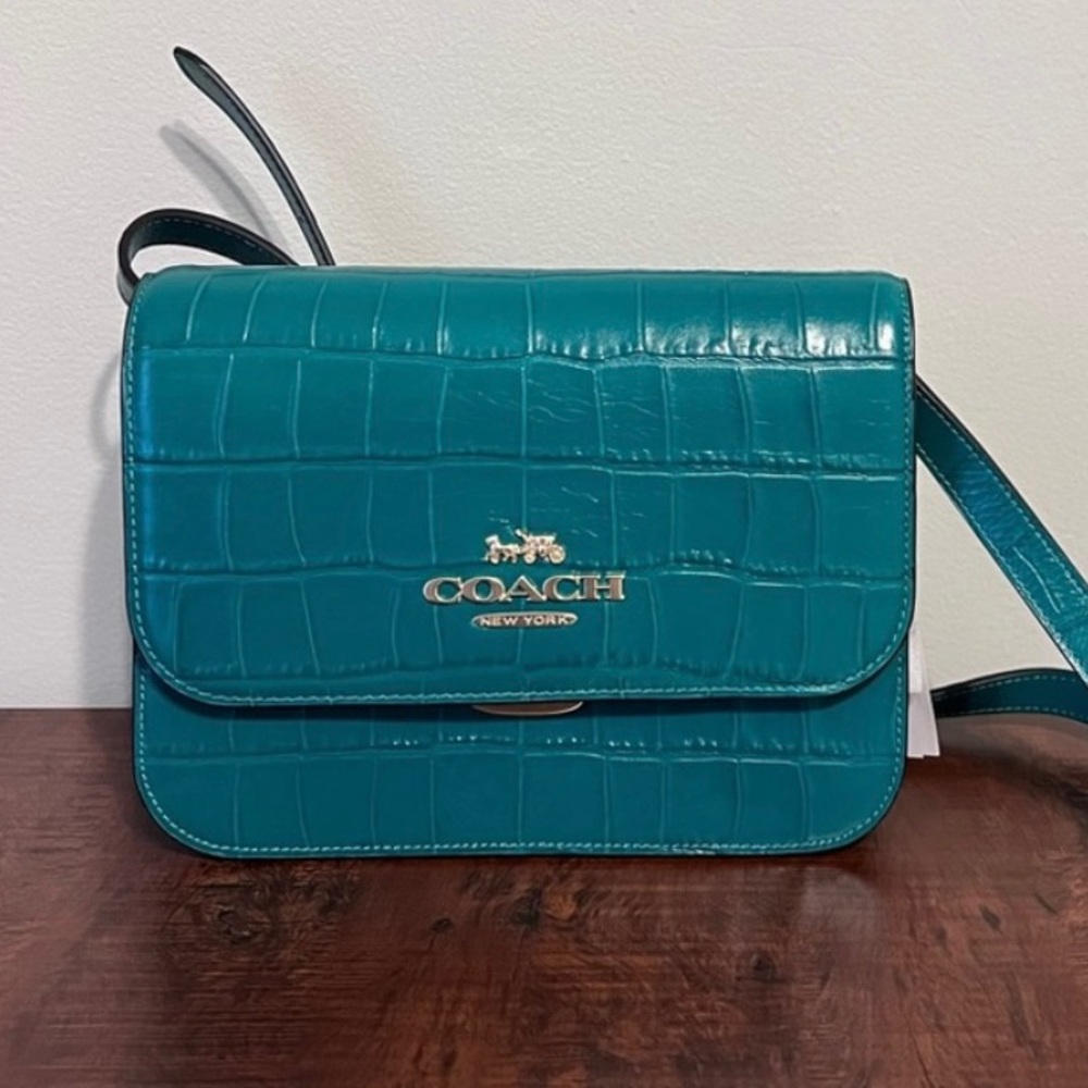 Authentic COACH Brynn Crossbody/Shoulder Bag. Embossed Green Croc leather